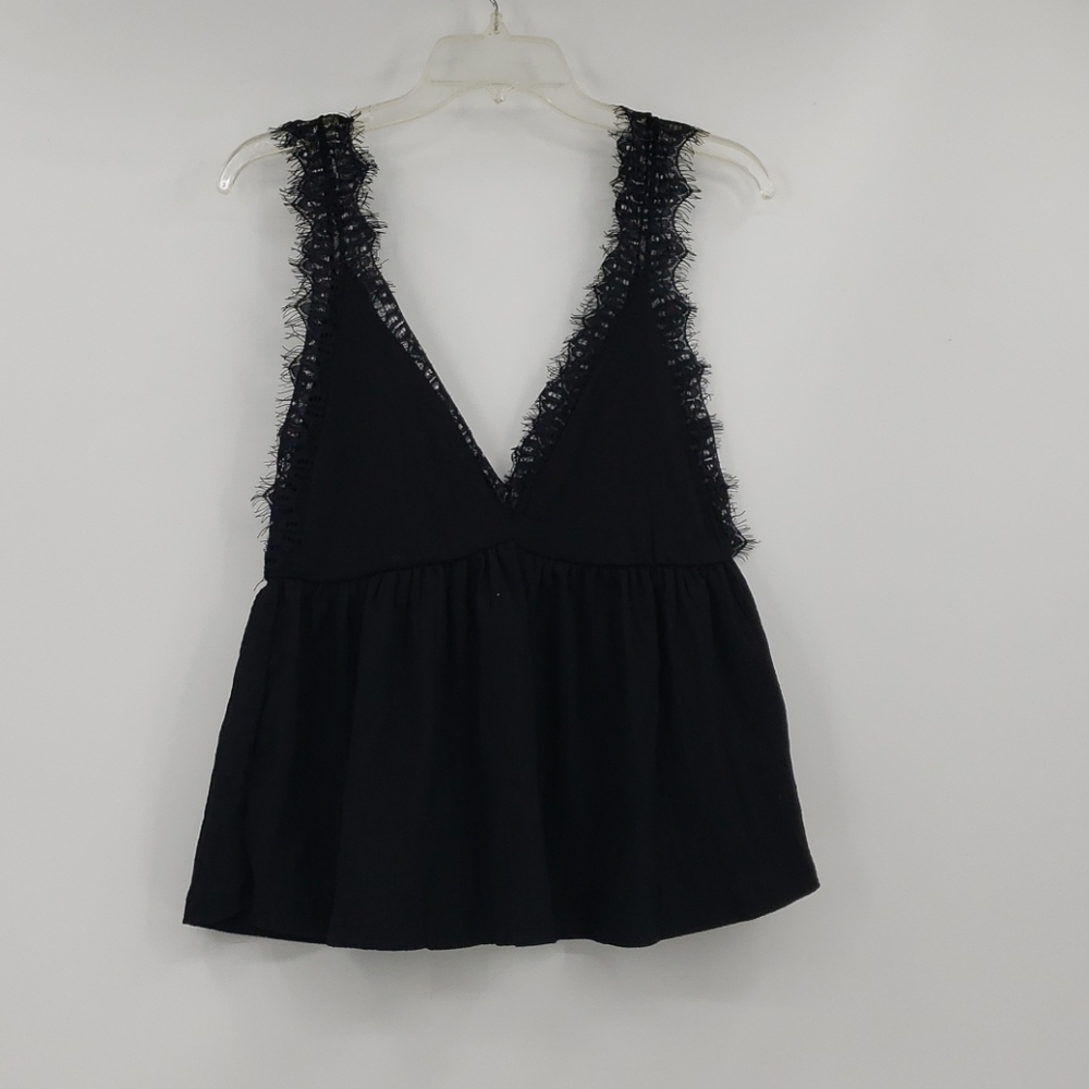 URBAN OUTFITTERS black oversized lace top